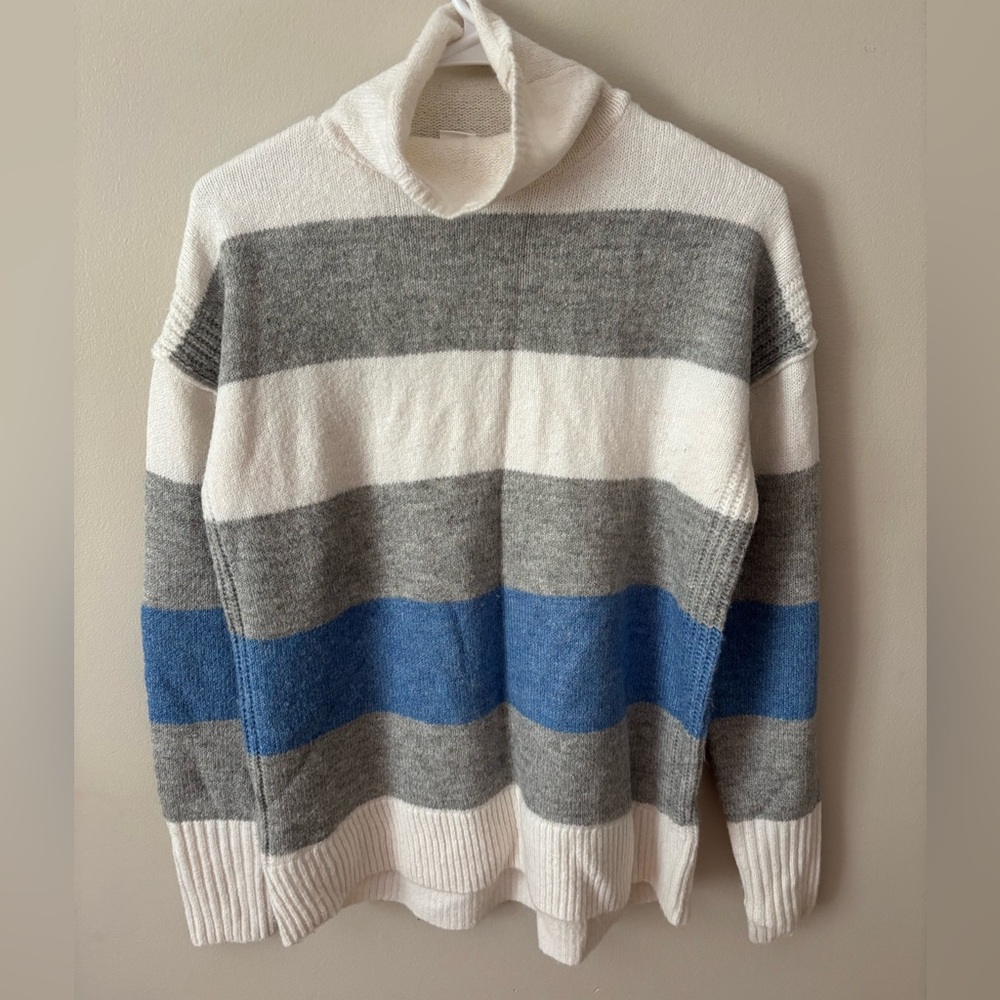 GAP White and Gray Turtleneck Sweater Nautical Stripes